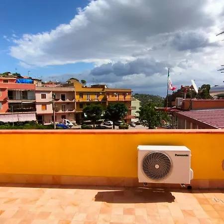 Casa Soprano Da Anita * Messina